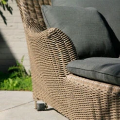 4 Seasons Outdoor - Valentine Rattan 2 Seater Sun Lounger With 7 Cushions, Pure -Living Furnitures Shop 4 seasons outdoor valentine rattan sun lounger pure lifestyle close up 1 06216.1628328107